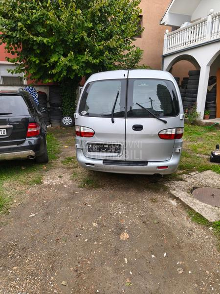 Hyundai H-1 2.5 CRDI