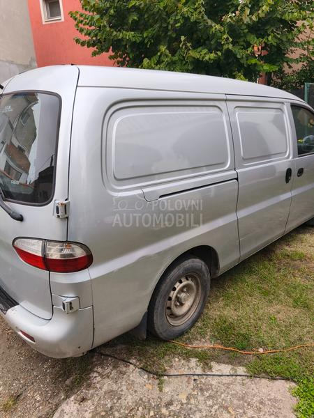 Hyundai H-1 2.5 CRDI