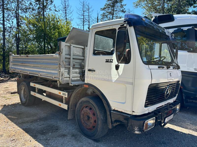Mercedes Benz 1217