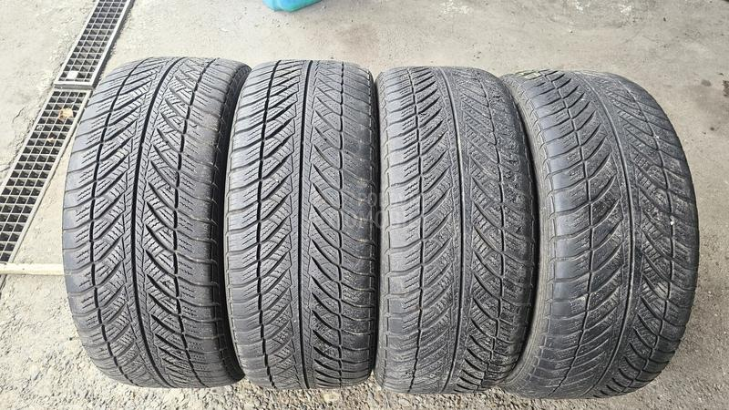 Goodyear 245/45 R18 Zimska