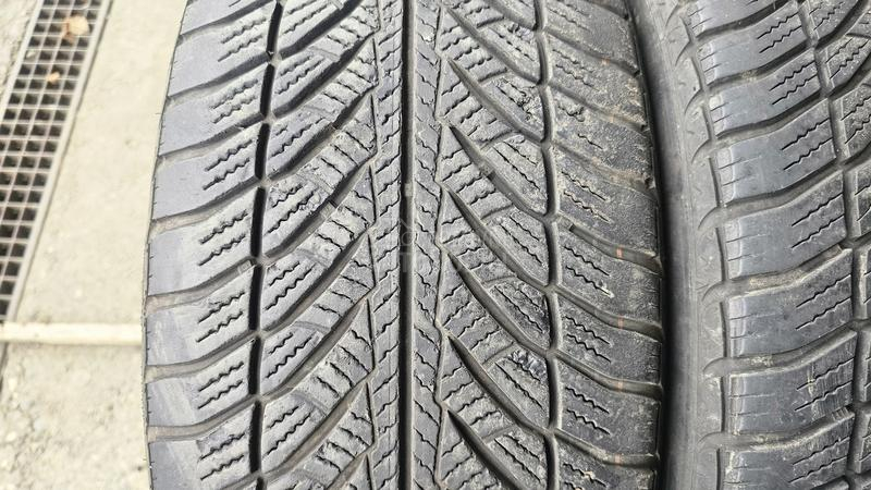 Goodyear 245/45 R18 Zimska