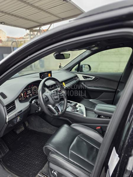 Audi Q7 S Line