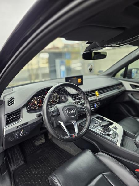 Audi Q7 S Line
