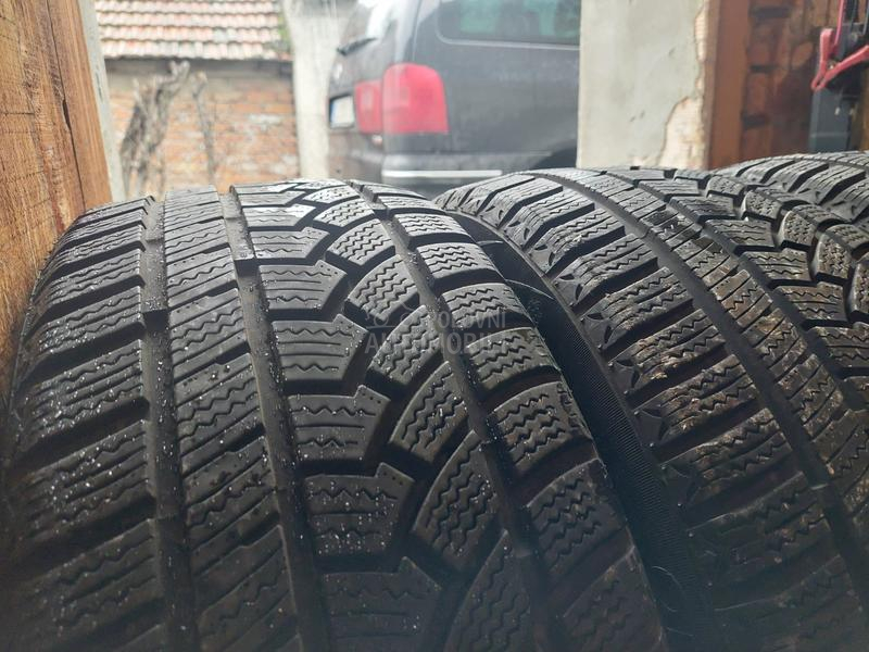 Ostalo 225/45 R17 Sve sezone