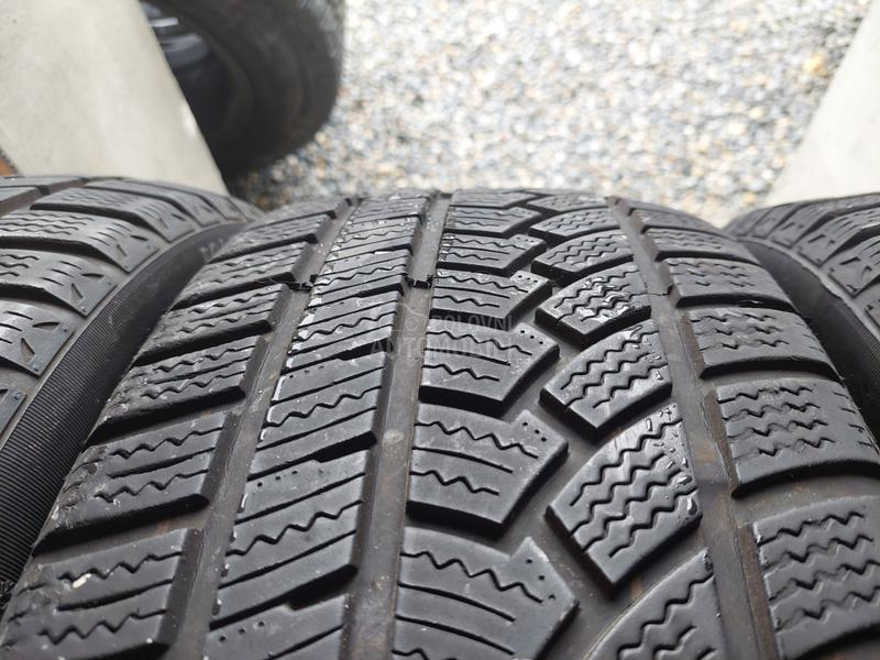 Ostalo 225/45 R17 Sve sezone