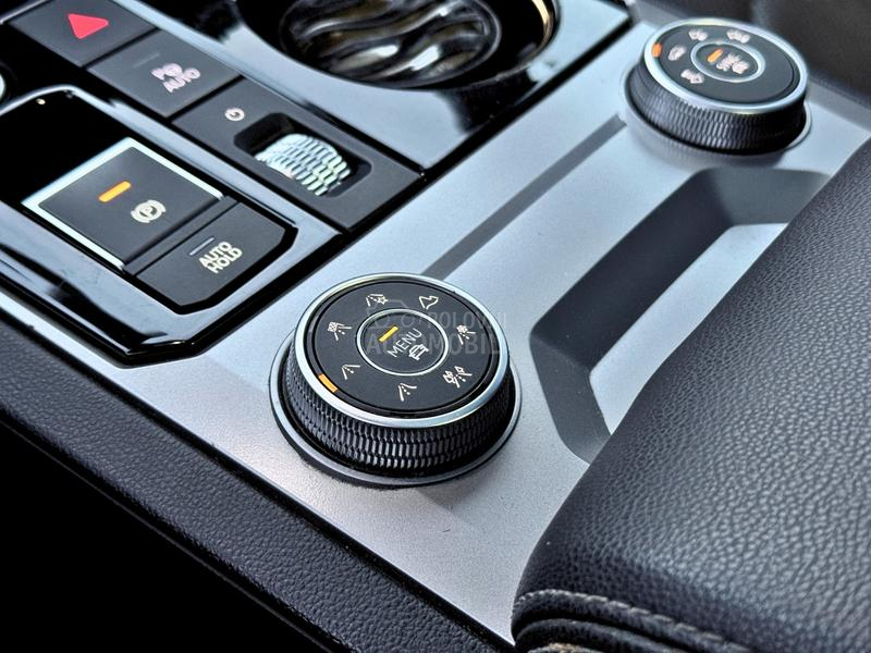 Volkswagen Touareg TSI