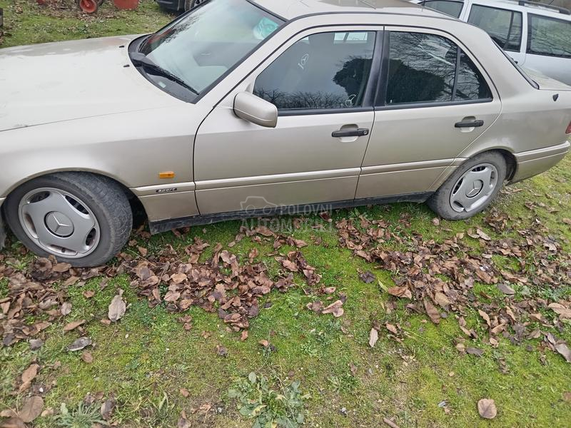Mercedes Benz C 200 