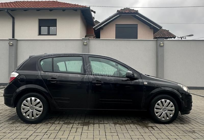 Opel Astra H 