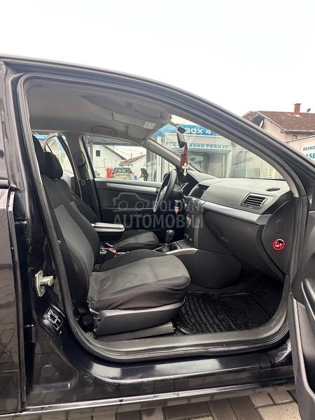 Opel Astra H 