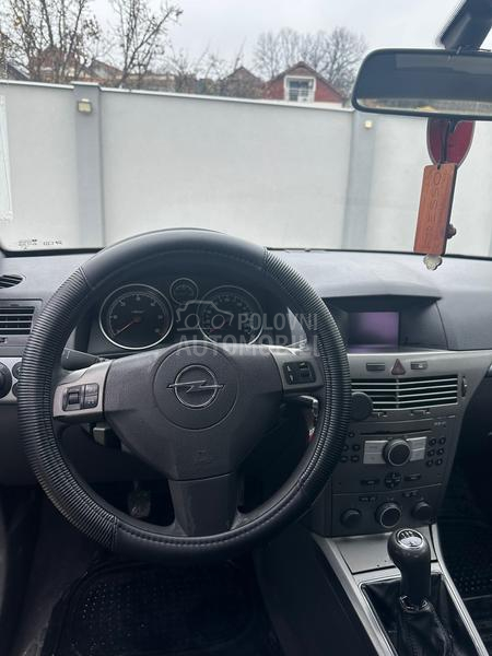 Opel Astra H 