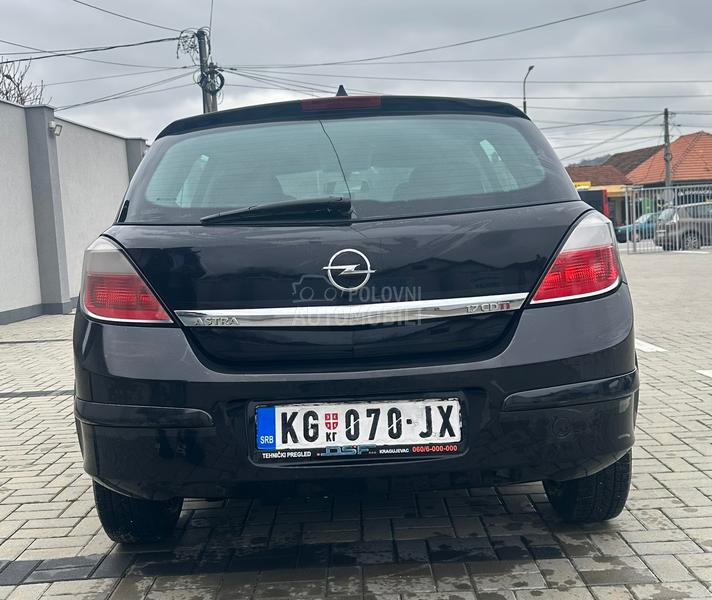 Opel Astra H 