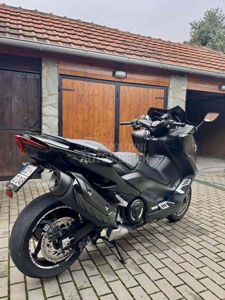 Yamaha t max