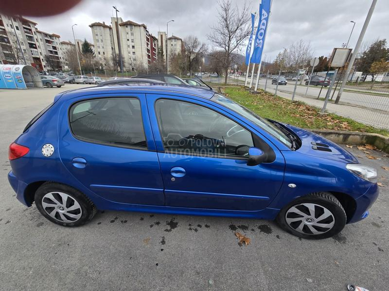 Peugeot 206 plus 