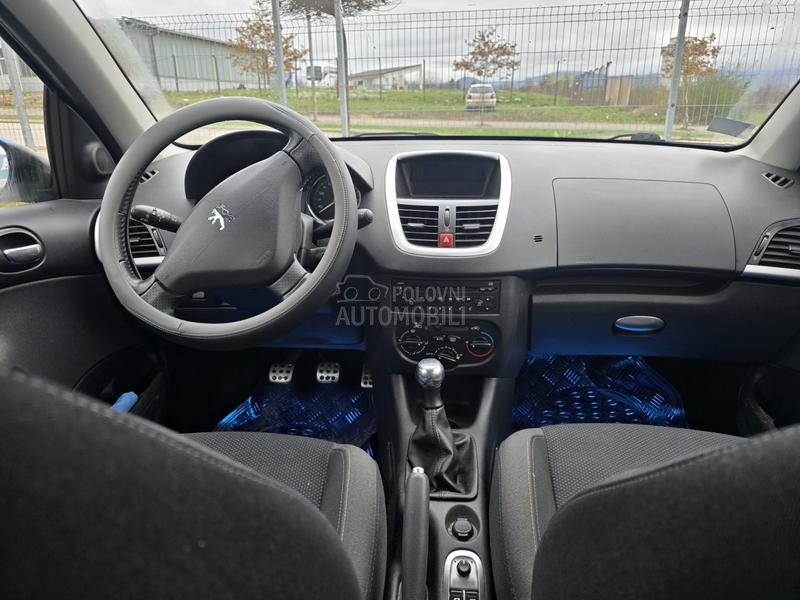 Peugeot 206 plus 