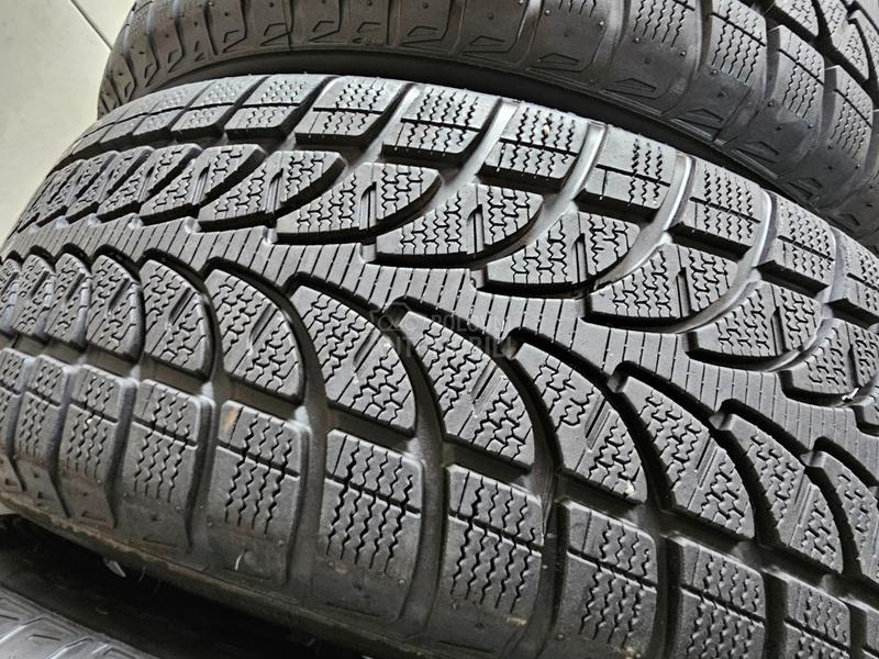Bridgestone 235/60 R18 Zimska