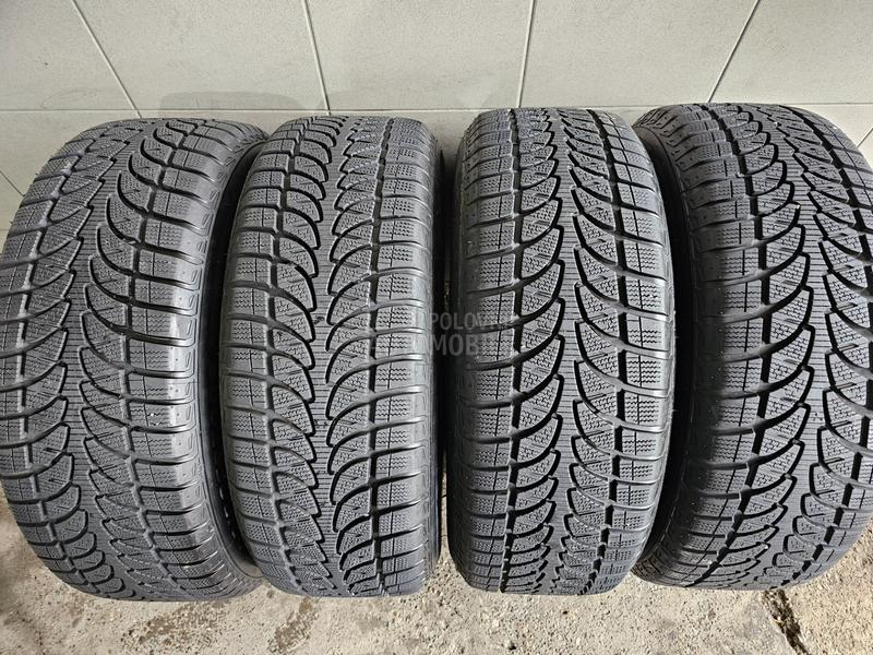 Bridgestone 235/60 R18 Zimska
