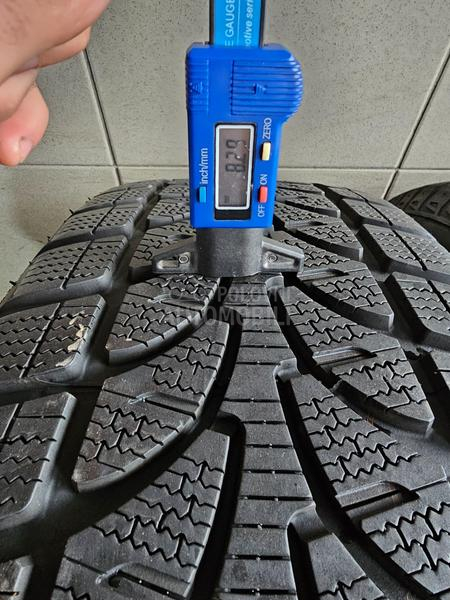 Bridgestone 235/60 R18 Zimska