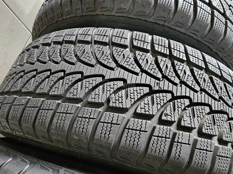Bridgestone 235/60 R18 Zimska