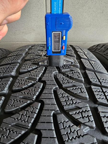 Bridgestone 235/60 R18 Zimska