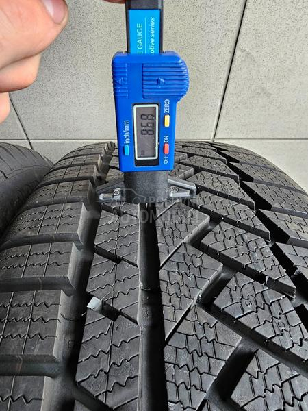 Continental 235/60 R18 Zimska