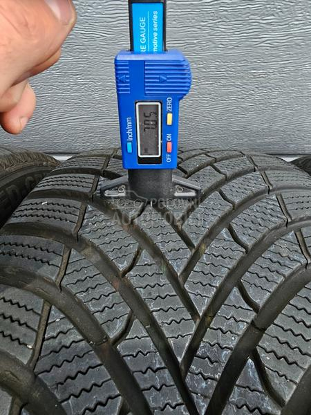 Semperit 245/45 R18 Zimska