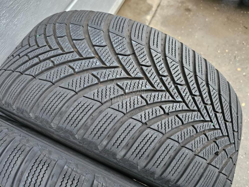 Semperit 245/45 R18 Zimska