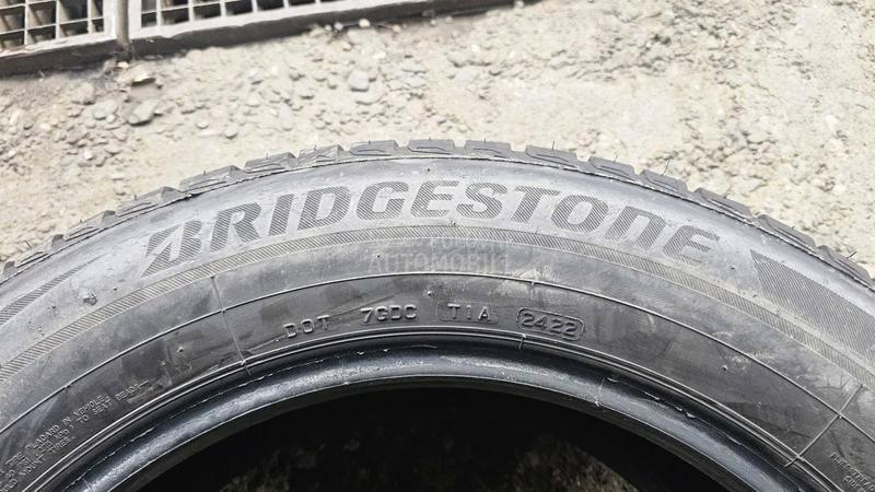 Bridgestone 235/60 R18 Zimska
