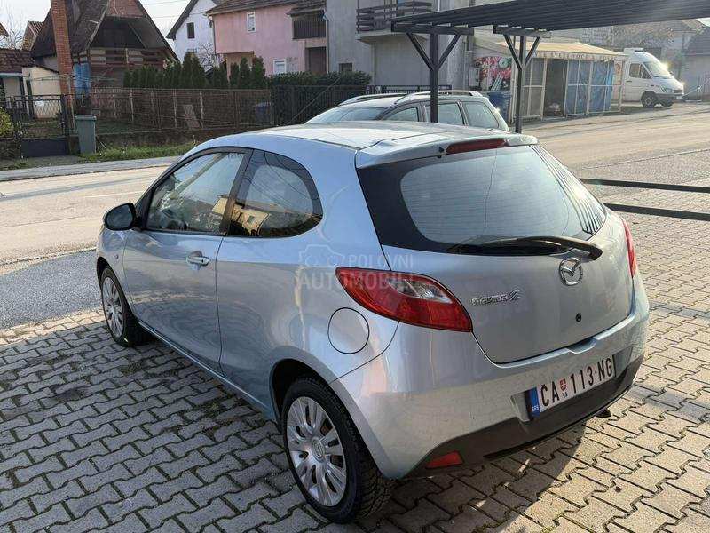 Mazda 2 