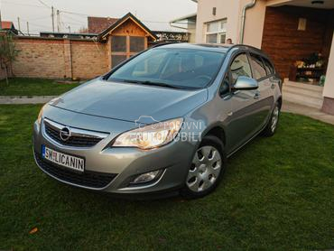 Opel Astra J 
