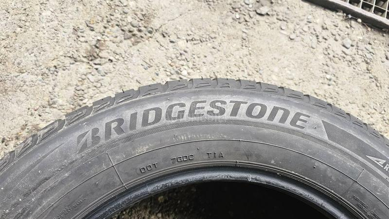 Bridgestone 235/60 R18 Zimska