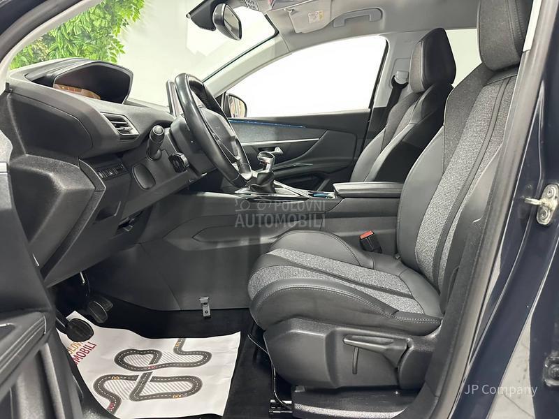Peugeot 3008 1.2 ALLURE