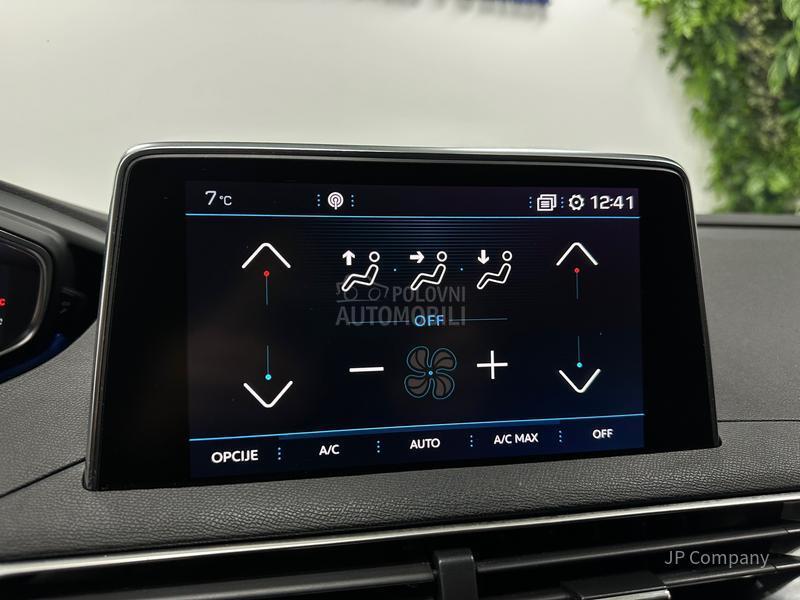 Peugeot 3008 1.2 ALLURE