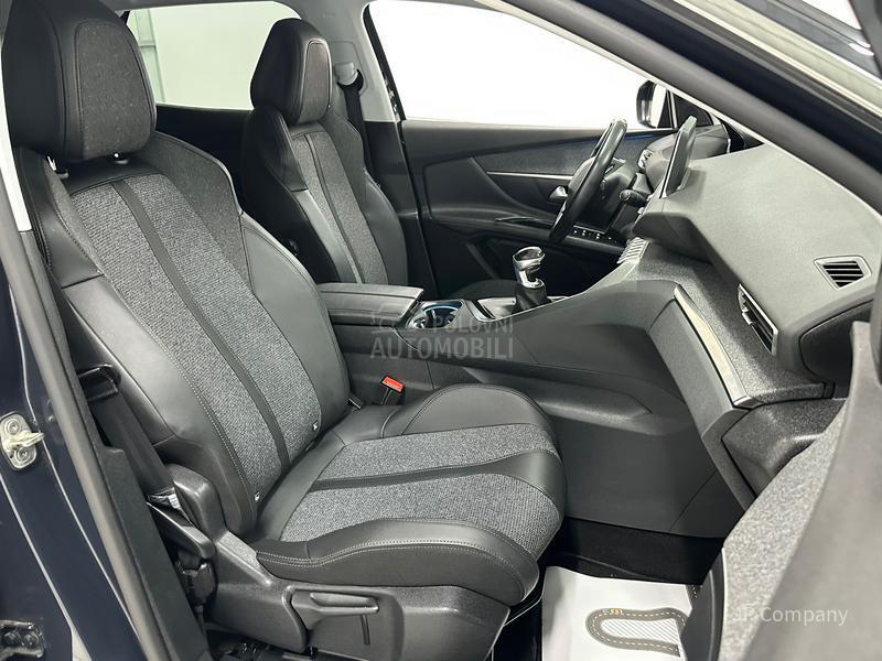 Peugeot 3008 1.2 ALLURE