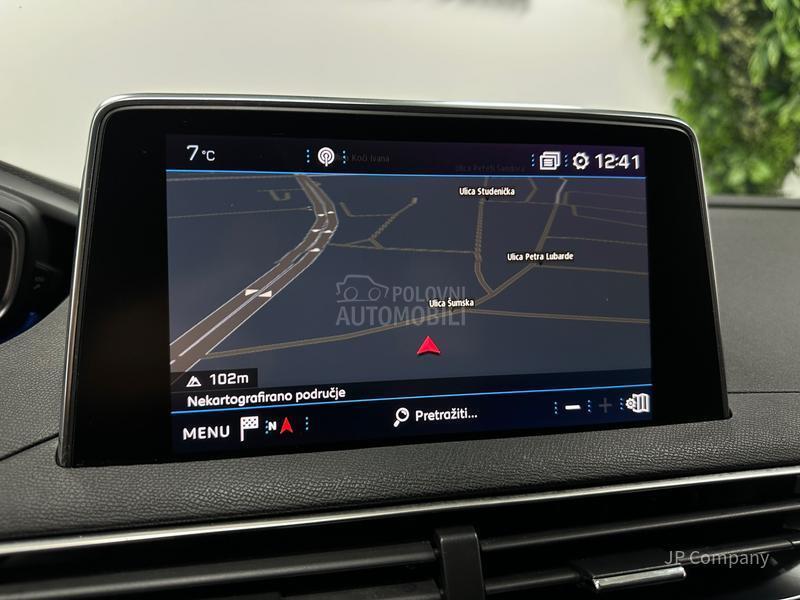 Peugeot 3008 1.2 ALLURE