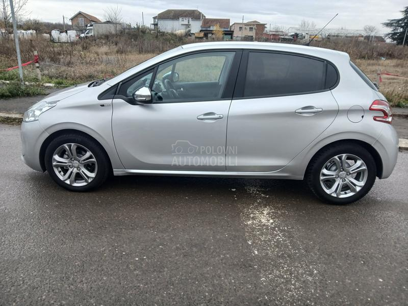 Peugeot 208 1.4 hdi style