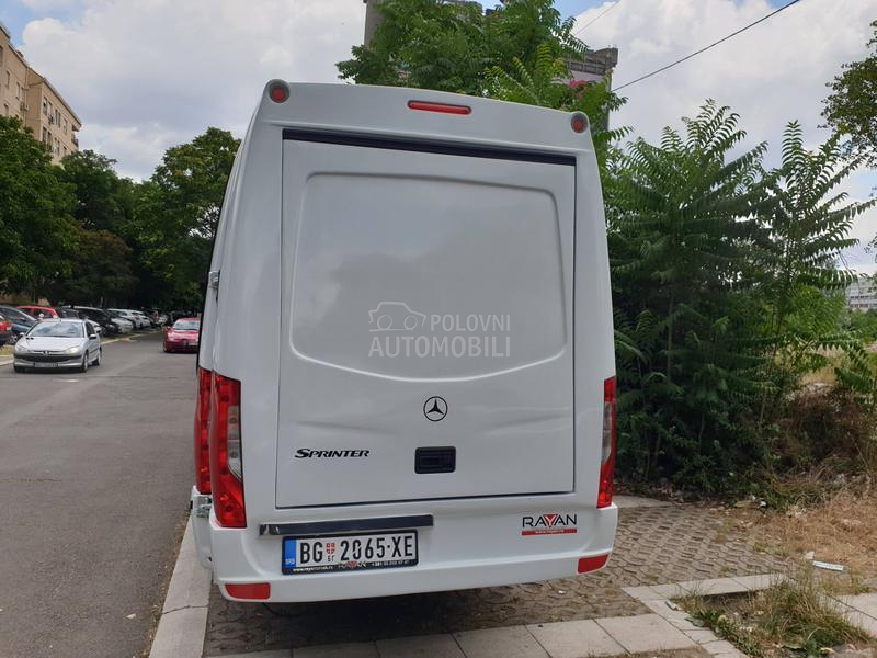 Mercedes Benz Sprinter 516