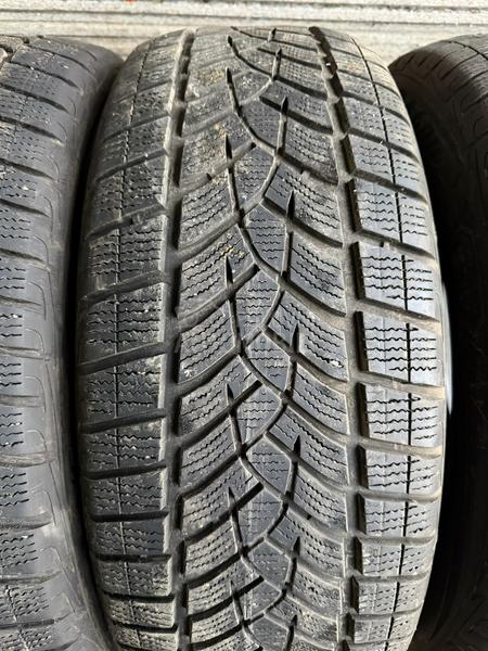 Goodyear 235/55 R19 Zimska