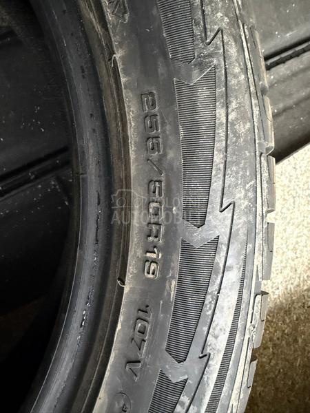 Goodyear 235/55 R19 Zimska