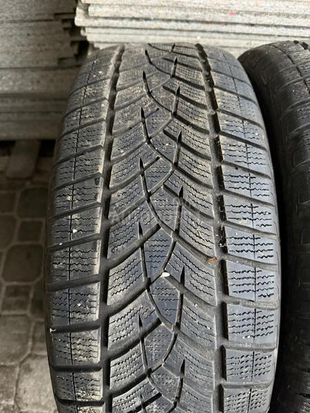 Goodyear 255/50 R19 Zimska