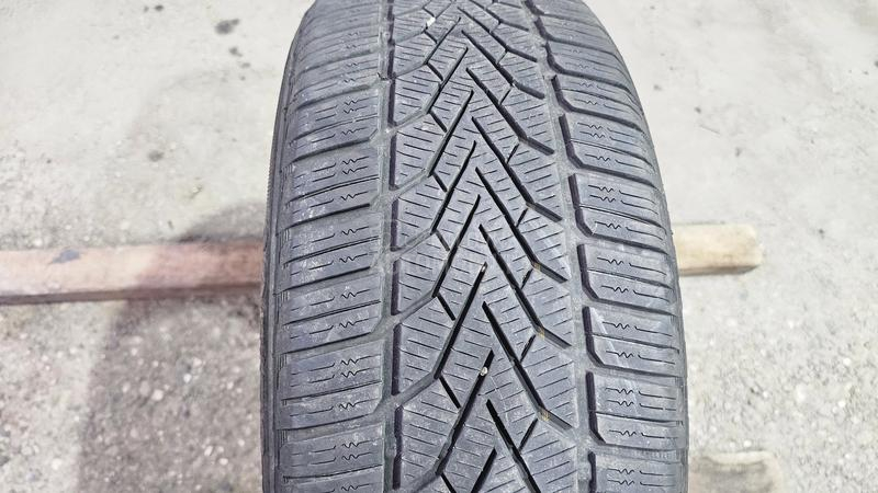 Semperit 205/50 R17 Zimska