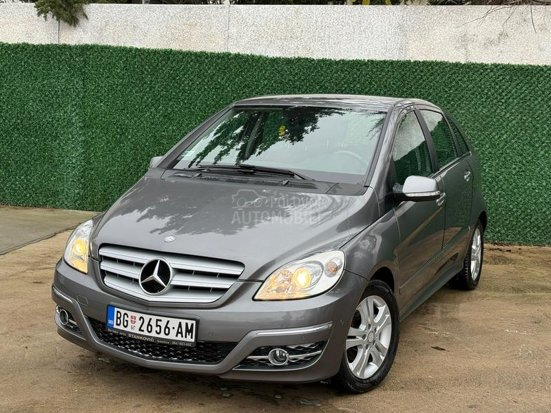 Mercedes Benz B 180 