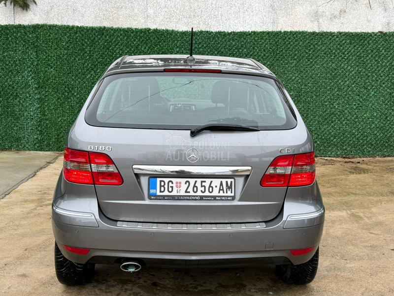 Mercedes Benz B 180 