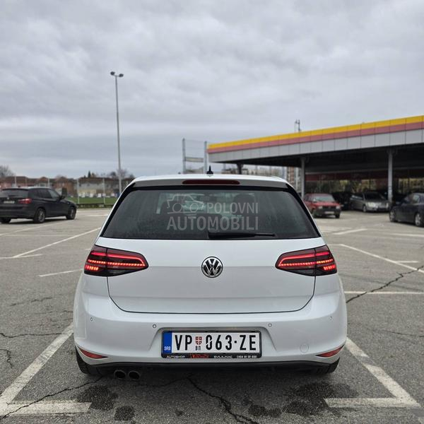 Volkswagen Golf 7 1.6 TDI R-LINE