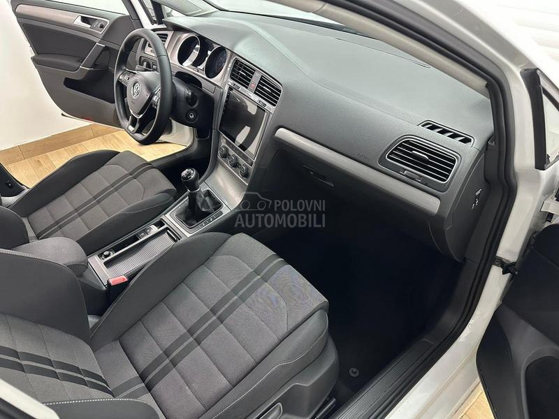 Volkswagen Golf 7 1.6 TDI R-LINE