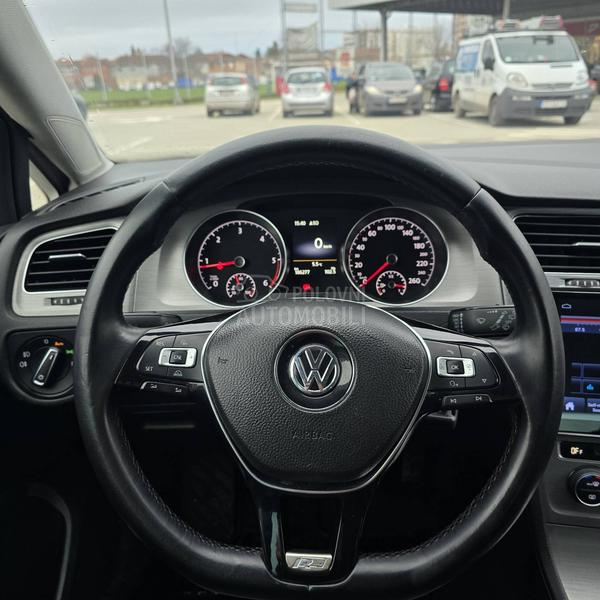 Volkswagen Golf 7 1.6 TDI R-LINE