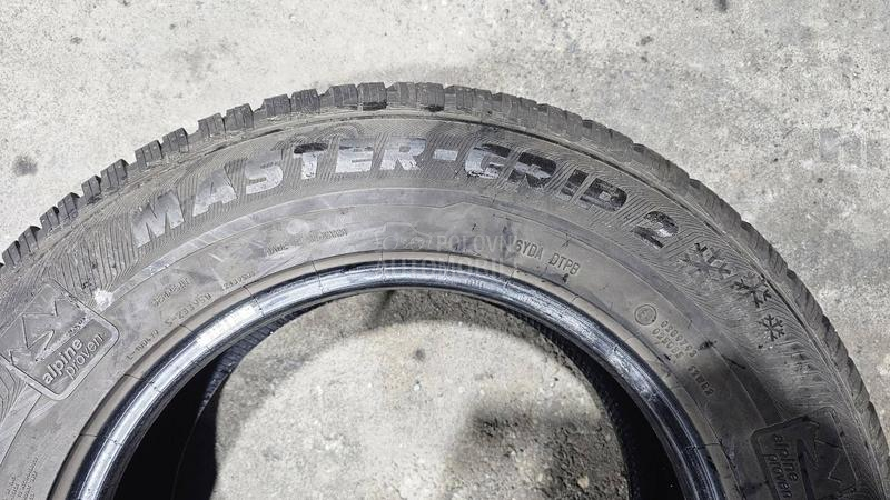 Semperit 215/70 R16 Zimska