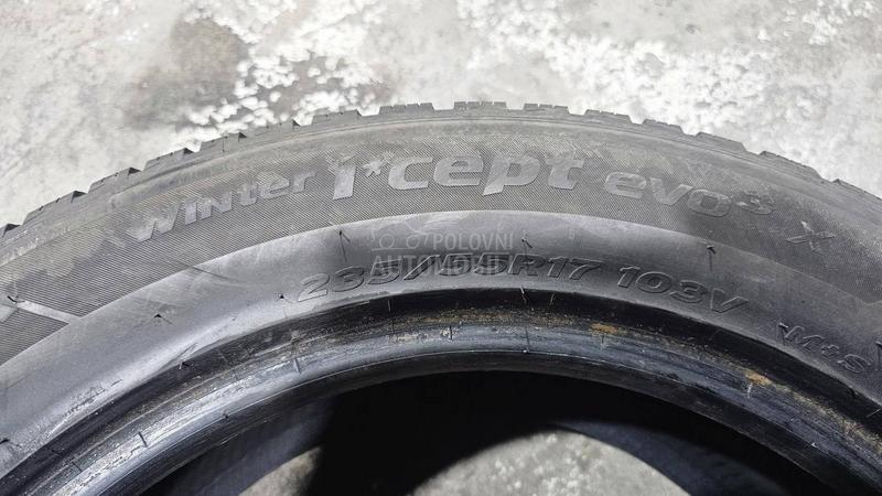 Hankook 235/55 R17 Zimska