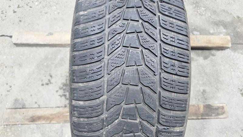 Hankook 235/55 R17 Zimska