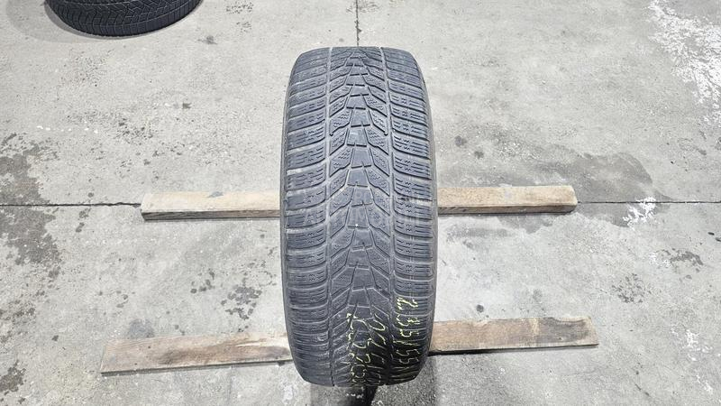 Hankook 235/55 R17 Zimska