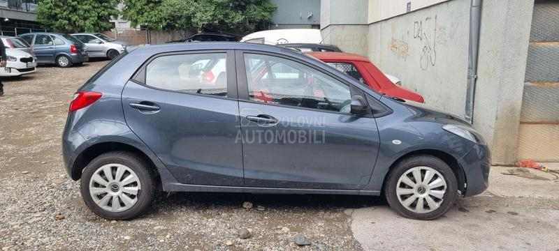 Mazda 2 